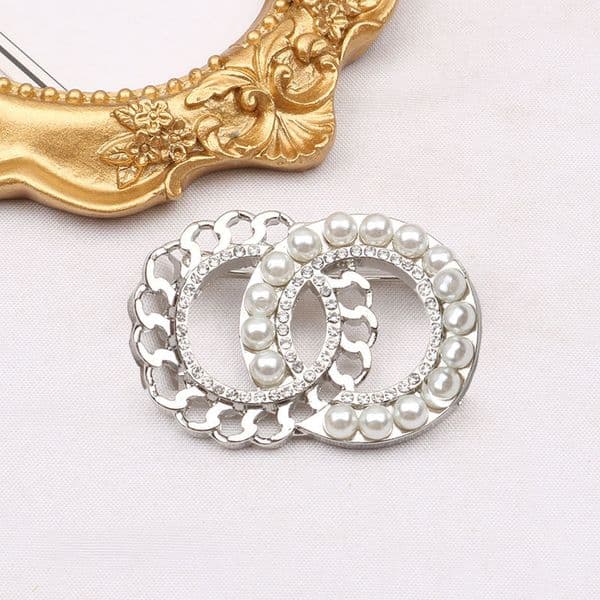 New Letter Brooches High Quality Inlay Crystal Rhinestone Sweater Suit Collar Pin Fashion Mens Womens Golden Silver Brooche Jewelry Accessories Classic Designer