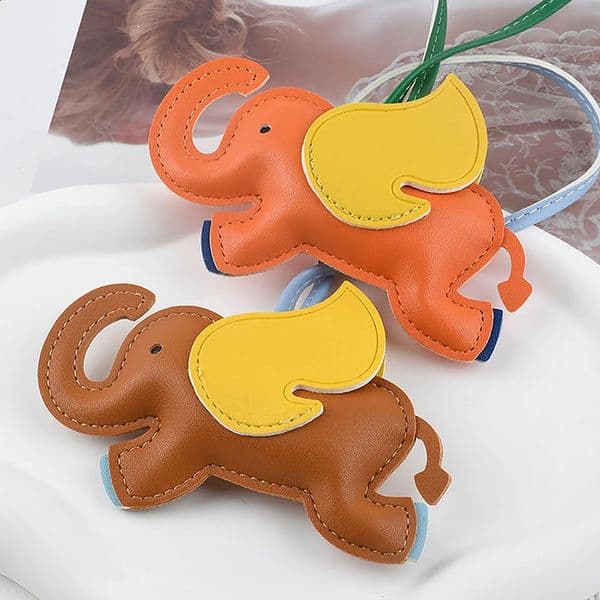 Flying Elephant Keychain Womens PU Leather Hanger Pendant Decoration Charter Accessories Gift 240820