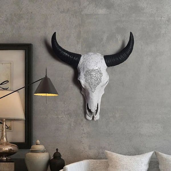 Resin Bull Head Wall Hanging Decoration 3D Animal and Wildlife Sculpture Modeling Craft Horn Used for Living Room Home Decoration 240820