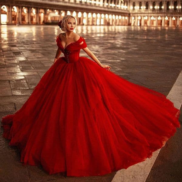 Romantic Red Ball Gown Wedding Off Shoulder Pluffy Tulle Bridal Gowns Crystal Beads Bride Dress Custom Made Robe De Mariee 0219