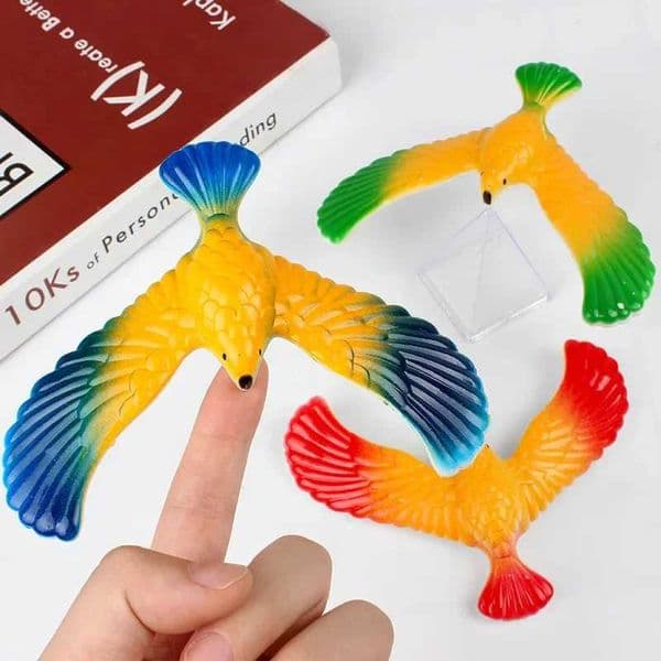 Funny Amazing Balancing Eagle with Pyramid Stand Magic Bird Desk Fun Learn Novelty Toys for Children Birthday Gift Kids Toy Y240827