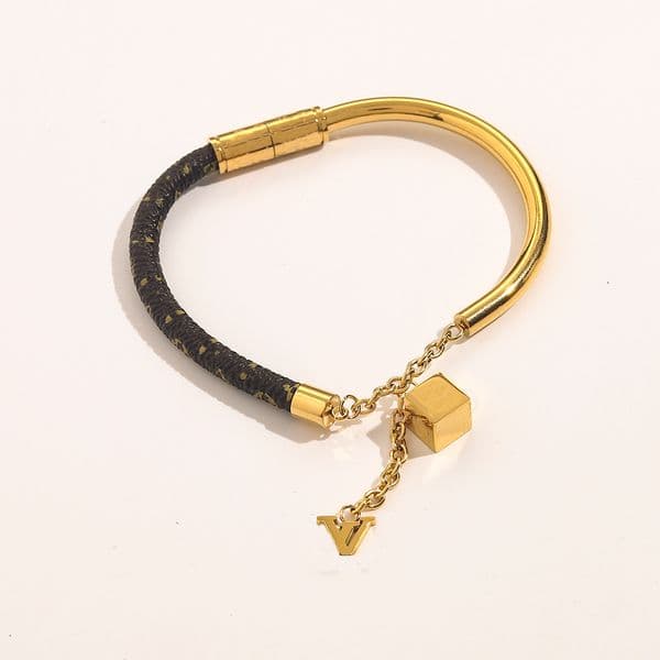 Luxury designer Leather Bracelet Stainless Steel Bangle Classic Crystal Bracelets Designer Women Jewelry Party Gift