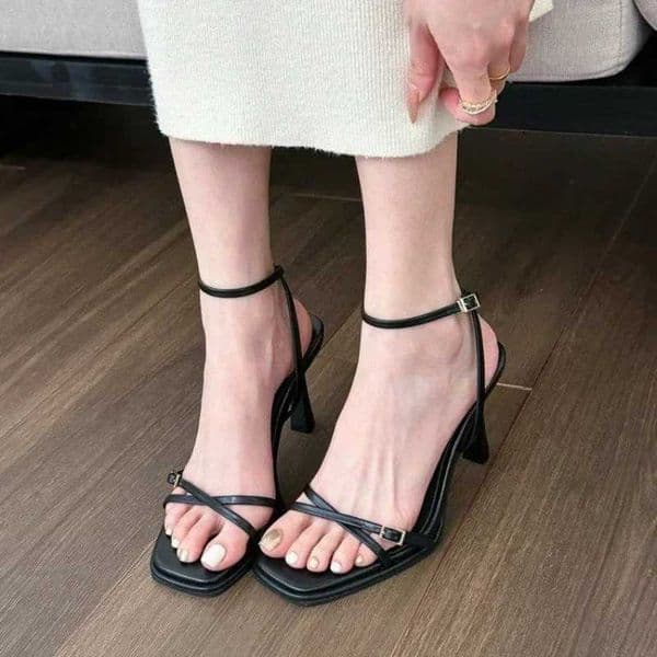 Womens ankle buckle high-heeled sandals breathable and sexy party shoes womens front cross strap open square toe shoes CL240829