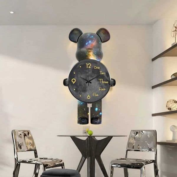 Luxury Designer Decor Vintage Unique Violent Bear Watch Fashionable Silent room Clock Luxurious Living Room Decoration Indoor Wall For Home