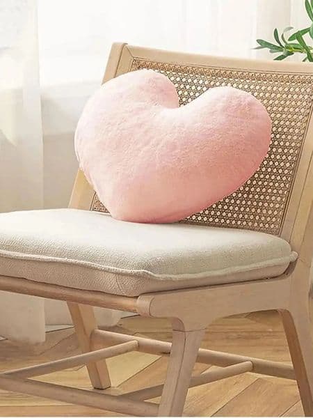 2026 1Pc Pink cologne Charming Heart Shaped Cartoon Plush Pillow Soft Cozy perfume Anddecorative Cushion For Living Room And Bedroom Comfort 240830 Free Shippin
