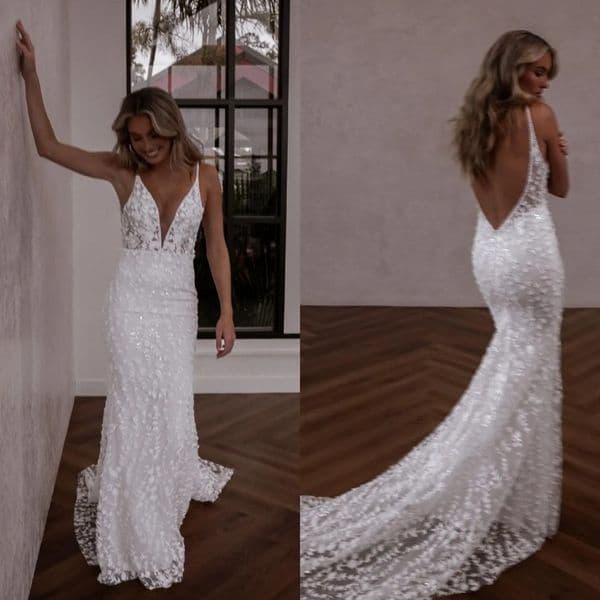Bohemian Mermaid Wedding Dress Backless Spaghetti V Neck Lace Appliqued Beach Bridal Gown Robe De Mariee For Bride