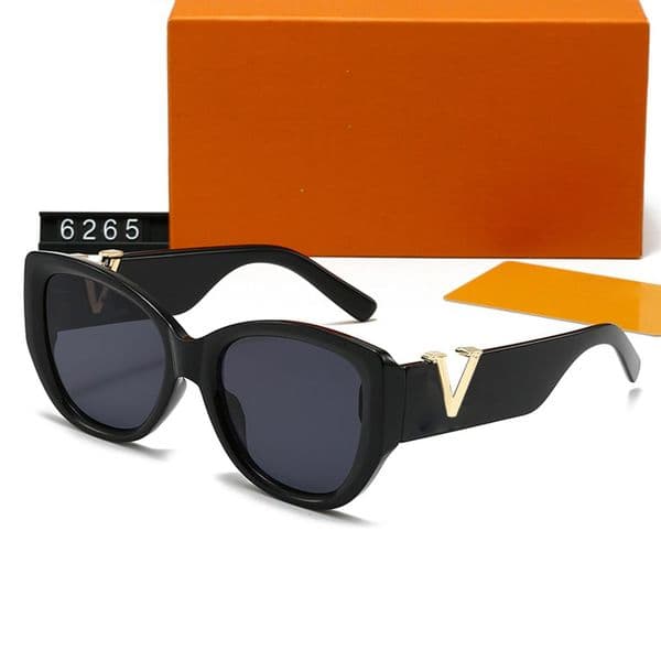 Classic Designer Sunglasses for Women Mens Casual Sunglass Hollow Letter Design Sun glass Goggle Adumbral Luxury Driving Eyeglasses