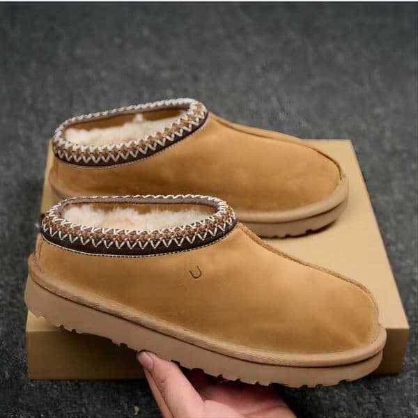 Hot AUS Boots U5854 Classical Short Mini Women Snow Boots Keep Warm Boot Man Womens Plush Casual Warms Booties Sheepskin Suede Shoes Chestnut Free Transshipment