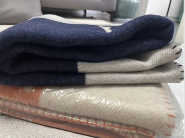 Chrismas Gift NEW COLORS H Nevy Cushion Pillow and blanket TOP Quailty 90% WOOL Home Cushions have 100 cotton filling fast ship