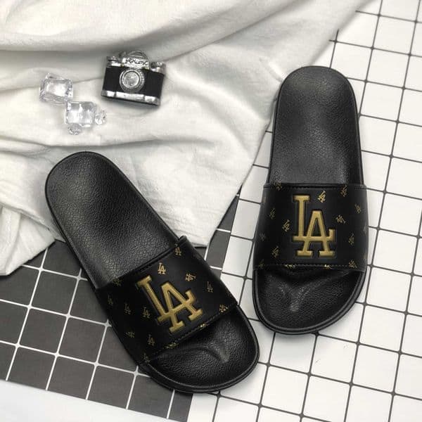 Slippers Slippers for women in summer household flat bottomed slippers for outdoor wear fashionable internet celebrity letters for couples one word sli J240315