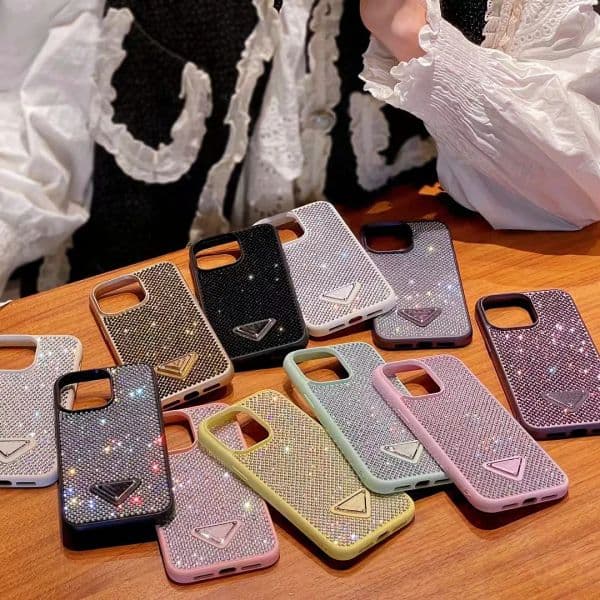 Phone Case Luxury Glitter iPhone Cases For iPhone 15 Plus 14 Pro Max 13 12 11 Designer Bling Sparkling Rhinestone Diamond Jewelled 3D Crystal Triangle P Wom M260302