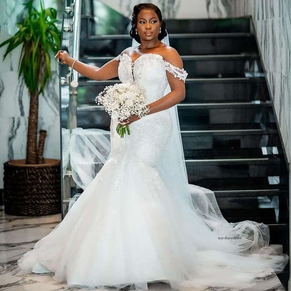 2024 Sexy Arabic Mermaid Wedding Dresses Illusion Off Shoulder Sequined Lace Appliques Crystal Beads Short Sleeves Bridal Gowns Plus Size Sweep Train 0513
