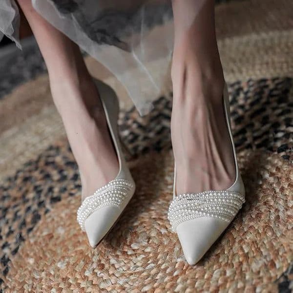 2024 Pointed High Heels Womens French Gold Velvet Beaded Wedding Shoes Wine Red Retro Stiletto Table Tennis Pump Zapatos Mujer 241203
