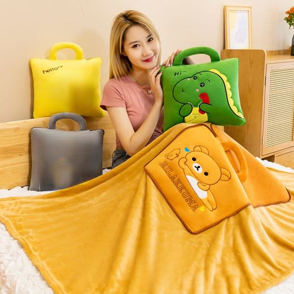 Cute Pillow Quilt Dualuse Folding Air Conditioning Blanket Car Interior Cushion 3in1 Office Nap 241121