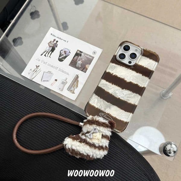 Hot Sale Korean Cute Autumn Winter Brown Striped Phone Case Plush Tether Suitable for iPhone 16 15 13 Pro Max 16 Pro Max Shockproof Cover Girl T241209