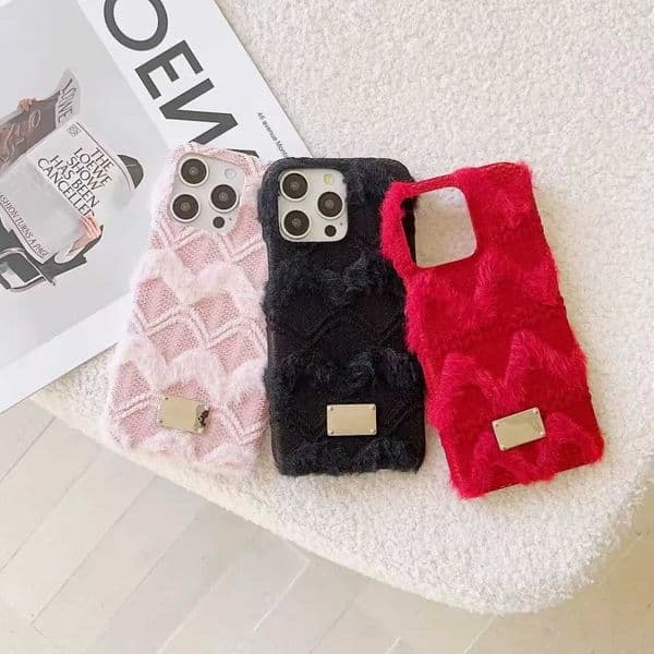 New Arrival Autumn Winter Simplicity Pink Black Plush Cover Case for iPhone 16 15 14 Plus 13 Pro Max Z241209