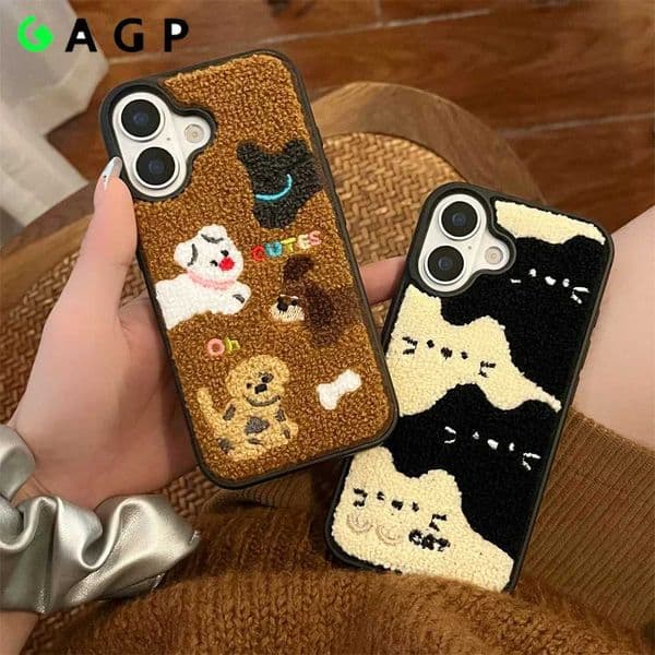 Hot Sale Luxury cartoon embroidered cute dog and cat colored dot phone case suitable for iPhone 13 14 15 16 Pro Max plush winter shock-absorbing cover T241209