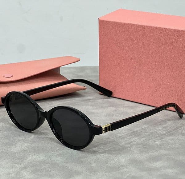 Sunglasses for Men and Women Retro Square Full Frame UV Protection Eyewear - Anti-Ultraviolet Fashion Glasses with Random Box Z260228