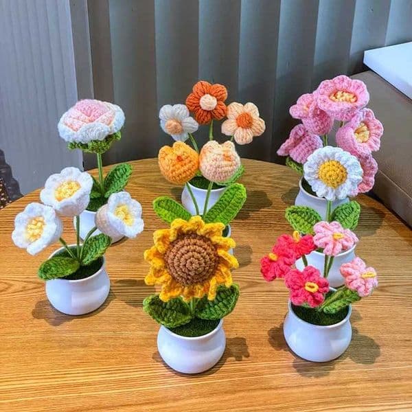 2025 new DIY Handwoven Mini Flower Rose Office Desktop Ornamental Potted Plants Woolen Thread Finished Product Home DecorationXJ241212