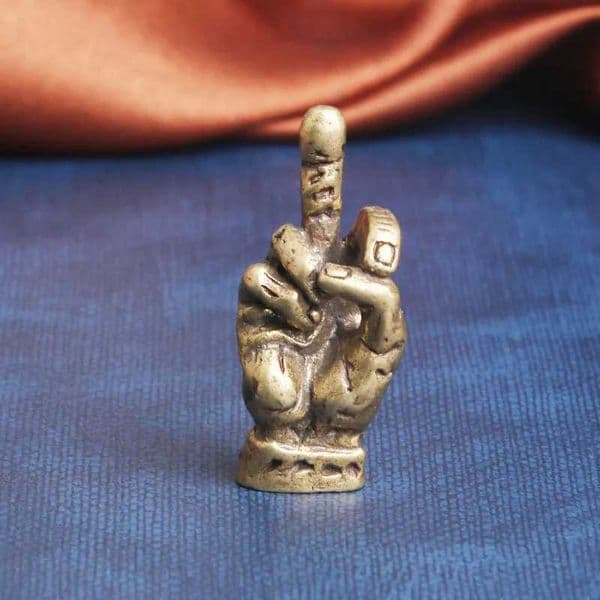 Brass Personity parody hand Figurines Miniatures Crafts Desktop Pet toy Ornaments Desk Living Room Home Decoration Accessories W241214