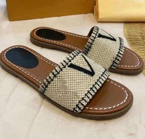 Luxury Women Designers Embroidery slipper Sandals Flat Slides Flops Summer Outdoor Loafers Bath Shoes Beachwear Slippers fashion shoes