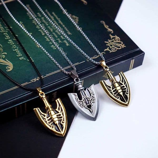 Chain For Man JOJOS woman necklace BIZARRE ADVENTURE Necklace Women Men Arrow Gold Metal Anime Jewelry Pendant Chains Choker Collares Gift Crystal