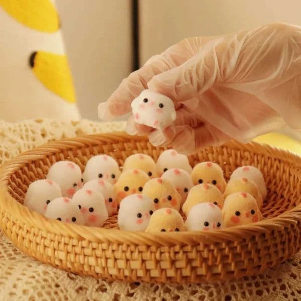 1/2PCS Mini Slow Bounce Relief Squeezing Toy Stickiness TPR Squeezing Mini Chicken Pressure Relief Toy Squeezing New Finger Prop W241230