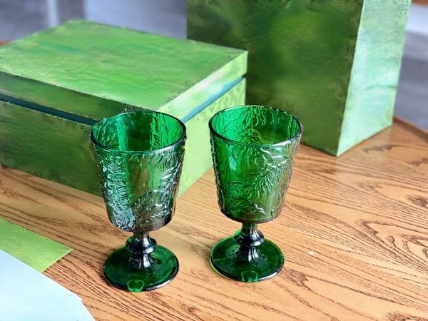 Designer Wine Glasses Green Color Round Vintage Relievo Leaves Wide-Mouthed Pokal Holiday Gifts 2525