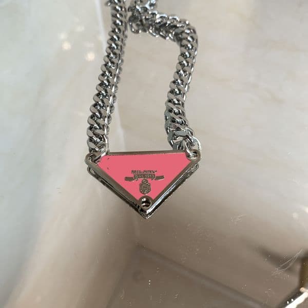 Love Prafa Prarda Pradliness Necklace Chains Luxury Necklaces Gold Chain Pendants Necklaces Designer Jewelry Stainless Steel Charm Wedding Party Gift d26
