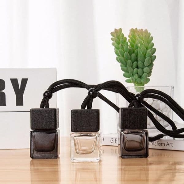 wholesale Square 8ml Black Wood Cap Empty Luxury Mini Classic Hanging Frosted Glass Air Freshener Essential Oil Perfume Car Diffuser Bottle Pendant ni54