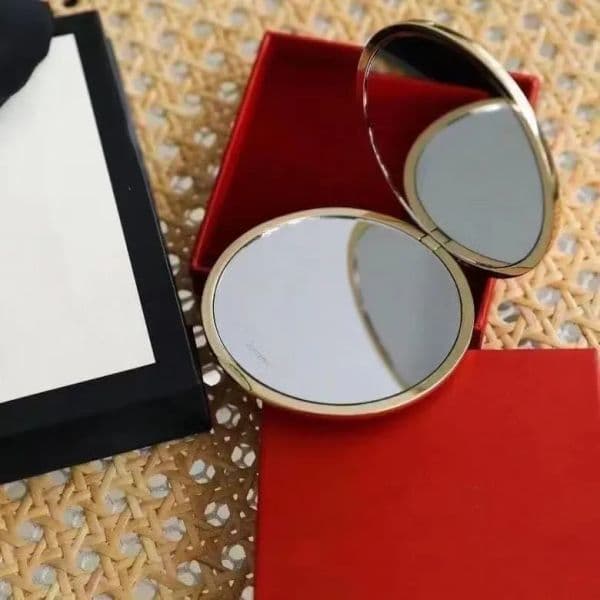 Designer Compact Folding Women Fashion Gold Portable Makeup Mirror Smooth DoubleSided Cosmetic Mirrors For Outdoor Travel