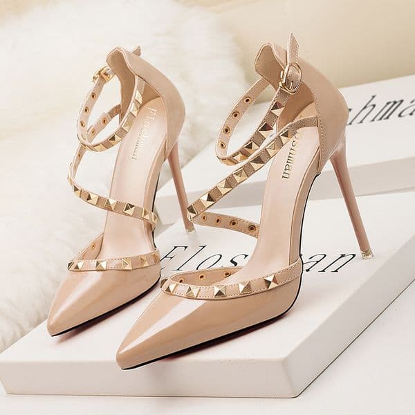 Women's Shoes Rivet Roman Sandals PUMPS Sexy Slim Stiletto Nightclub High Heels Shallow Mouth Luxury Designer Pointed Sandalias