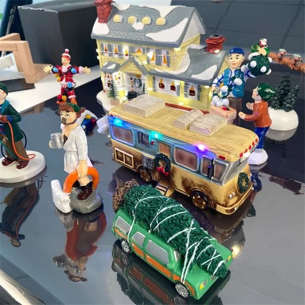 2026 New Christmas Ornaments Gift Old Man Car House Resin Small Statue Griswold Villa Home Desktop Figurine Garden Decorations Free Shipping