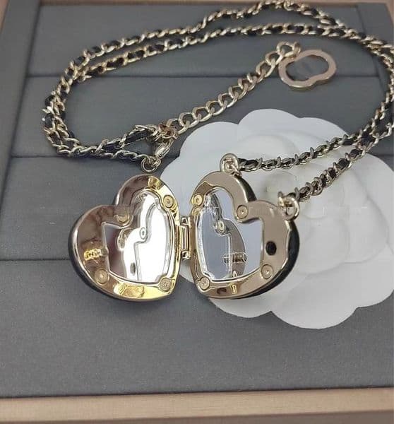 Heart Choker For Women Designer Necklace Classic Heart Mirror Leather Chokers Necklaces Personalized Sweater Chain