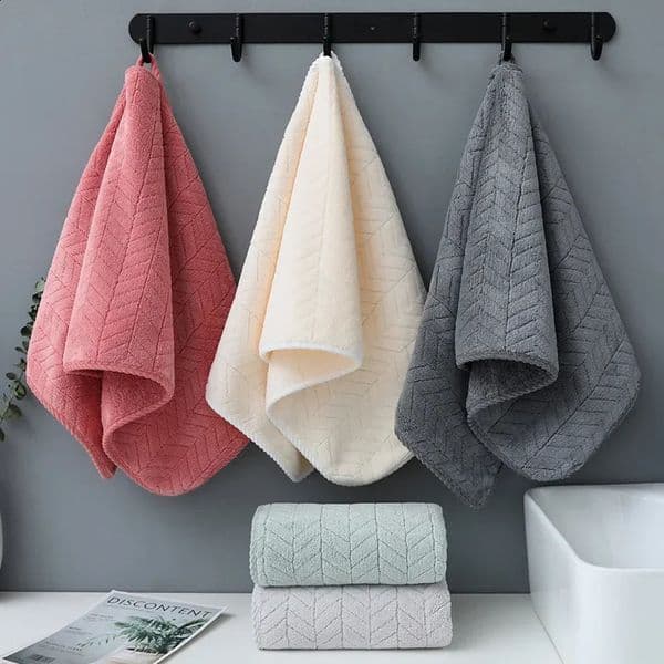 Thickened Coral Velvet Cotton Bath Towel Increases Water Absorption Adult Soft Affinity Household Quickdrying 240730 B2
