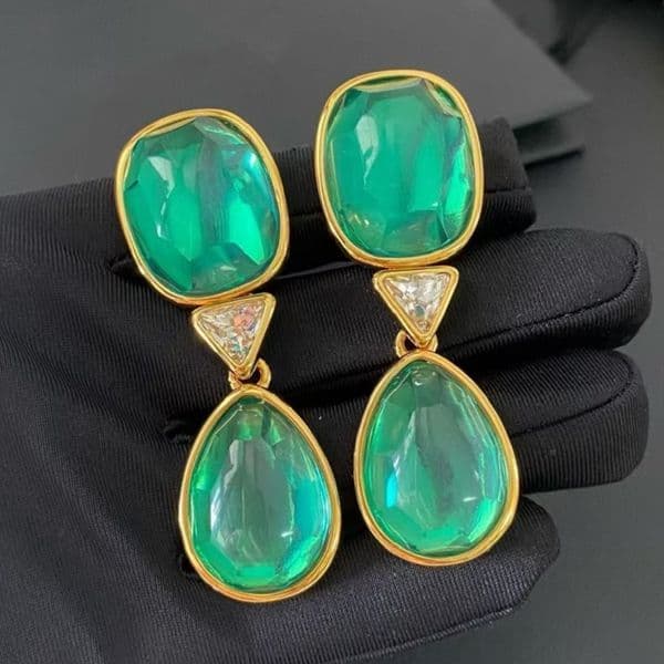 New Women Large Size Luxury Designer Earrings Yellow Gold Plated Green Gems Luxury Earrings Clips On for Girls Women for Party Wedding Nice Gift