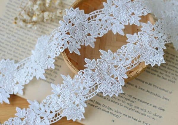 2019 Hot Sale 2 Yards per Lot Embroidery Lace Guipure Fabric White Black Lace Trim Applique Sewing Craft Material 5cm