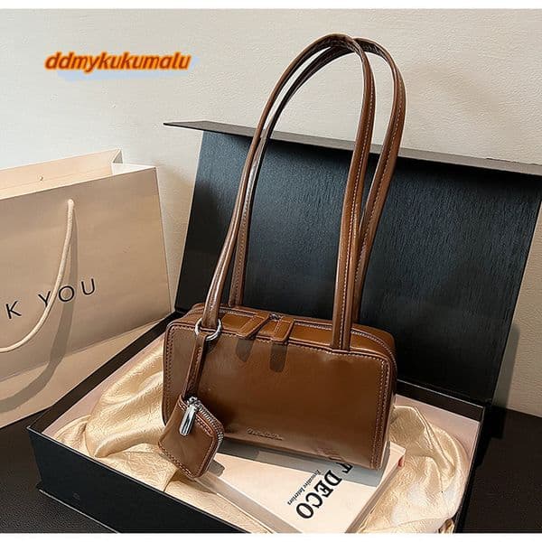 Korean version of niche fashion bowling women's 2024 new model, celebrity style baguette bag, versatile underarm shoulder bag #31 ddmykukumalu