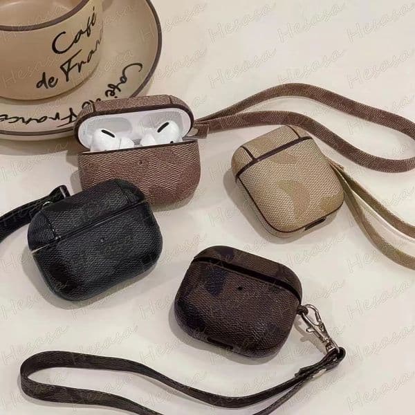 Top Vogue Letter Designer Earphone Protector Case for Apple Airpods 1 2 3 Pro Pro2 Wireless Bluetooth Earbuds Charging House Storage Bag with Clasp Wrist Handy Strap