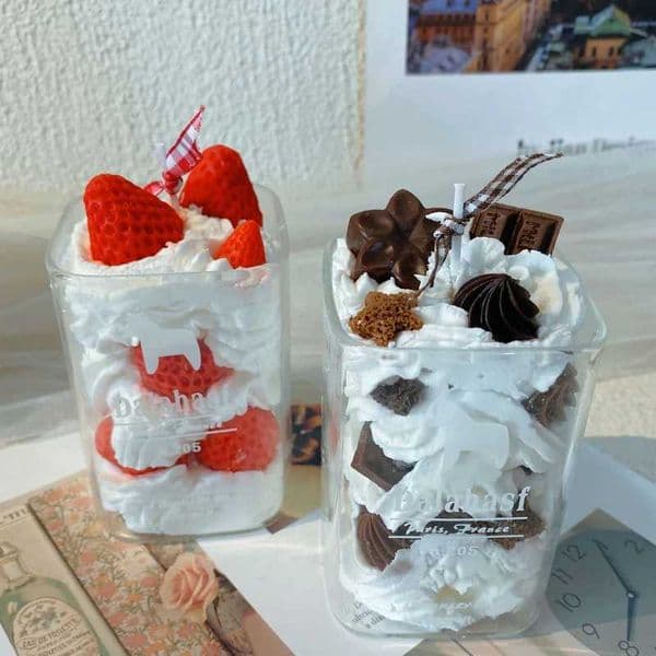 Cute Scented Candle Strawberry Chocolate Creative Cream Cake Gift Dessert Aromatherapy Candles Ornaments Home Desk DecorationXJ241112Y260311