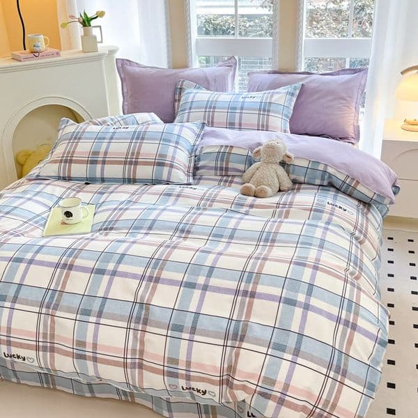 Cute Cartoon Duvet Cover Set 2x2.3M 4 Piece Bedding Set for Kids and Teens Soft Cozy Design