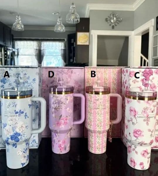 US stock Blue Magnolia Insulated Stainless Steel Water Bottles 40oz Cosmo Pink Target Red Double Wall Vacuum Sealed Travel Mugs Valentine's Day W260227