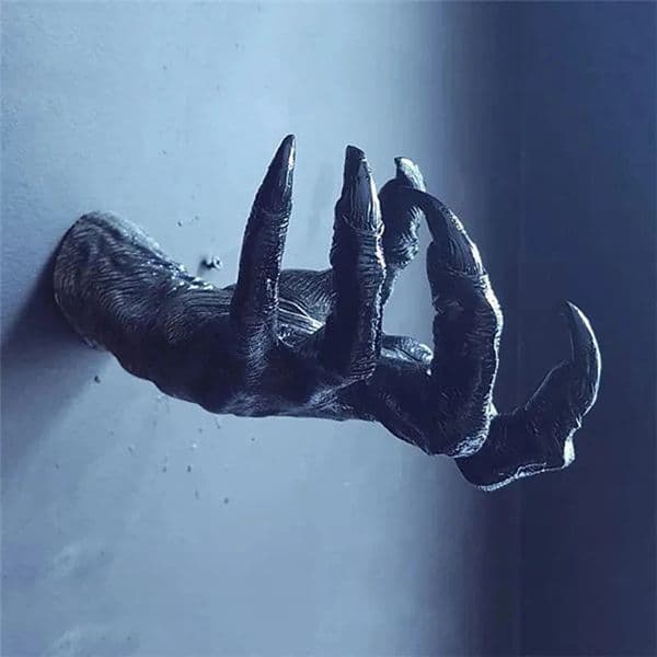 Gothic Witchs Hand Statues Creative Resin Ornament Aesthetic Wall Keys Hanging Rack Bag Hangers Wall Art Sculptures Home Decor 241113