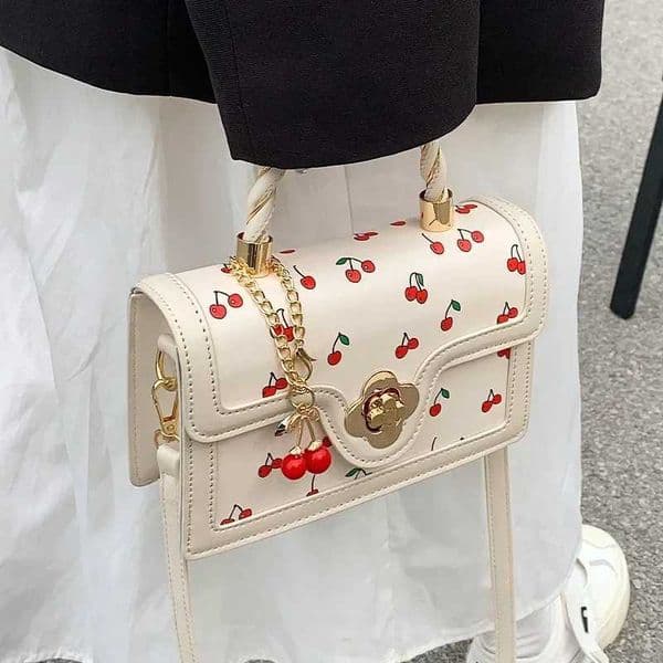 2025 New Outdoor Style Luxury Free Delivery Designer Bag Sweet Cherry Square Chains Crossbody Bags For Woman Designer Brand New Female Black Green Yellow Handbag