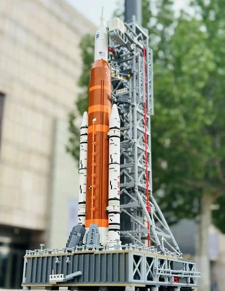 Super Space Shuttle Building Blocks Set Extra Large Size Height Spaceplane Expedition Collectible Shuttlecraft 241118