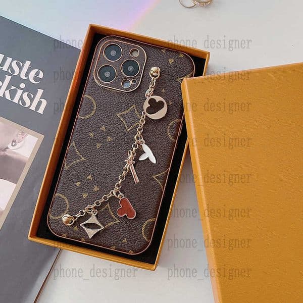 iPhone Case Designer Phone For 16 Pro Max Apple 15 14 13 12 11 X XR XS XsMax 8P Plus S24 Ulter Luxury Metal Chain Wristband MNDG