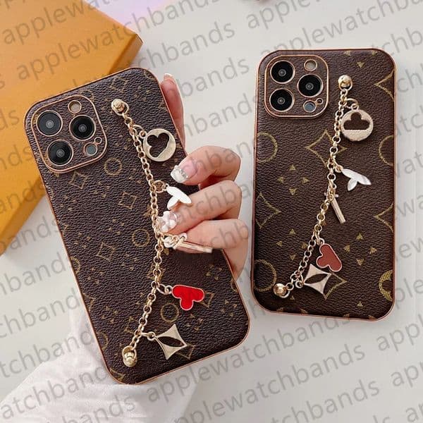 Designer Bracelet Phone Case For iPhone 16 Pro Max 15 Pro Max 14 13 12 11 X XR XS Xs Max 8P 16 Plus Samsung S24 Ulter S23 Plus Case Luxury Metal Chain Wristband Phonecase