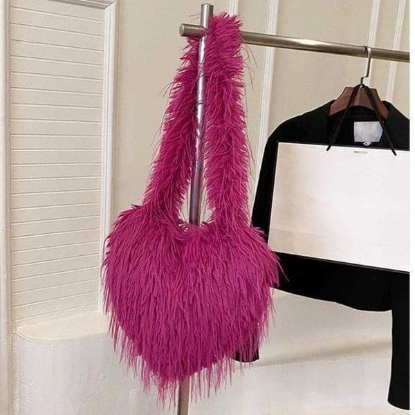 Autumn Winter Fur Tote Bag Trend Peach Heart Designer Bag WoMens Plush Bag Heart-shaped Cute Crossbody Bag Shoulder Bag 241104