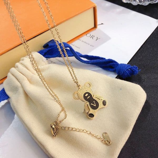 18k Gold Plated Necklace Made Of Stainless Steel Material Small Bear Shaped Pendant Necklace Charming Elegant Womens Necklace Matched Box