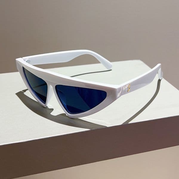 Designer luxury fashion ins style sunglasses triangle frame personality sunglasses small face fashion men women's party travel Retro seaside sunscreen Street